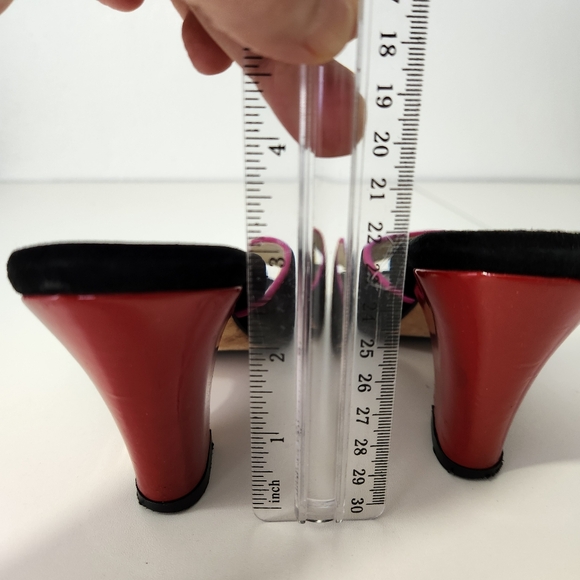 Black,Red & Pink Taryn Rose Suede Leather Heels Size 8.5 - Picture 11 of 14